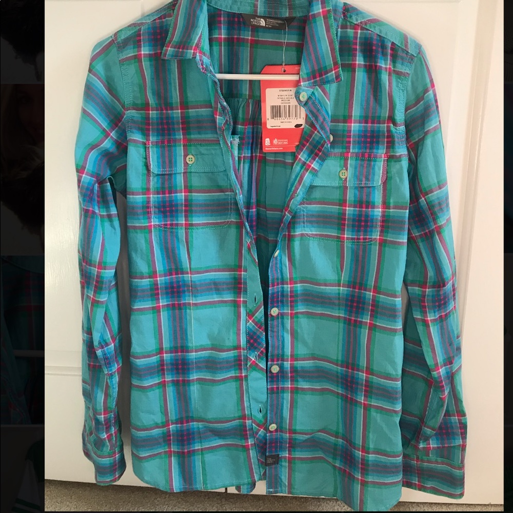 The North Face Baylyn plaid shirt size medium